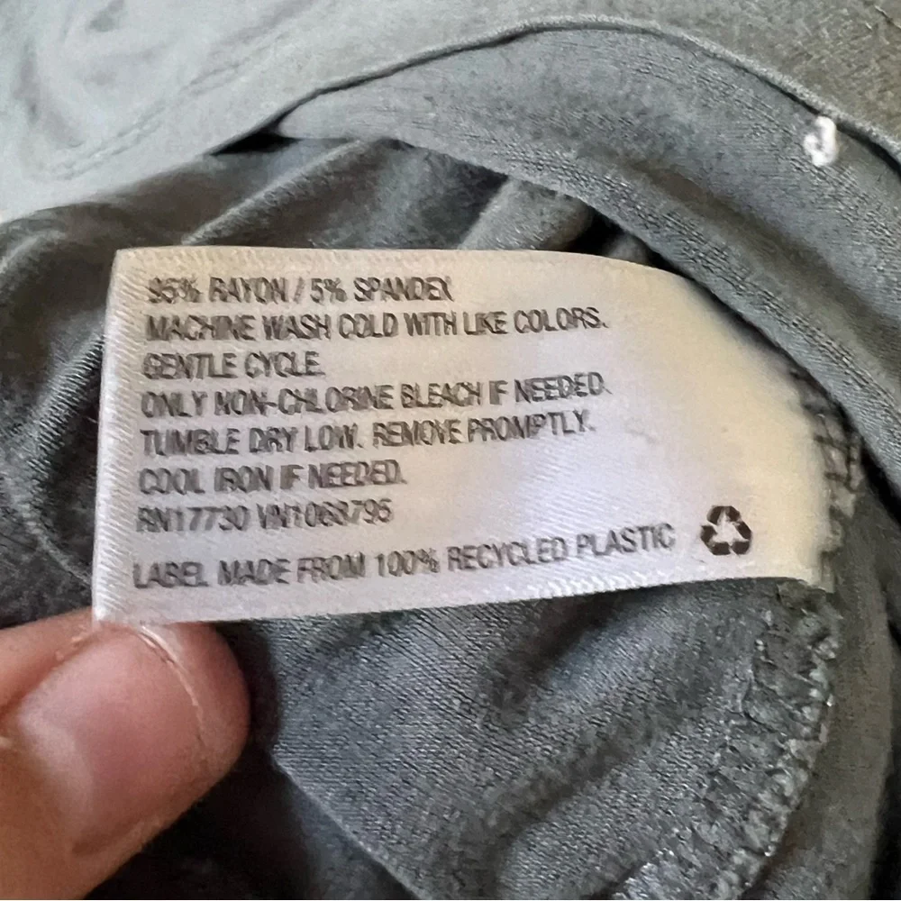 Gray Tee - Picture 6 of 6